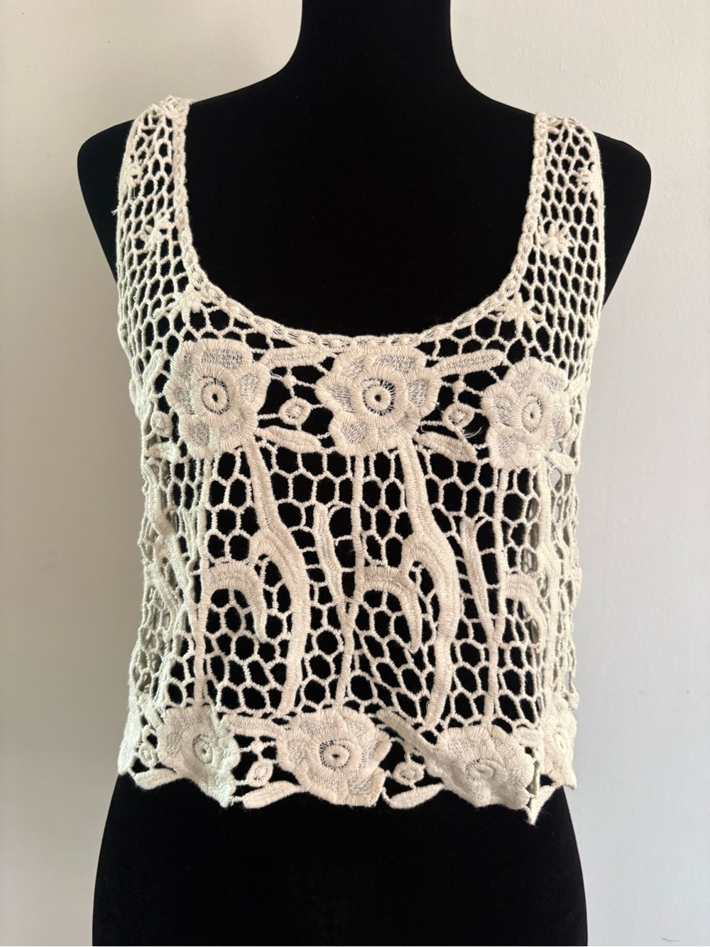 NWOT Holister Beige Crochet Lace Top 
M/Lsz